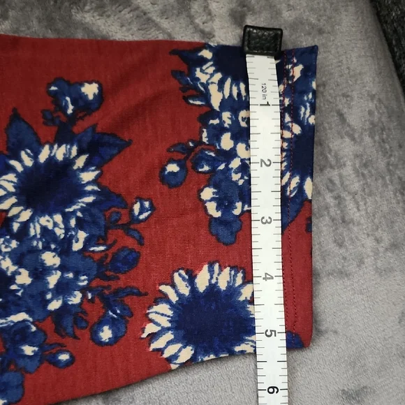 $4 FIRM 🌟FINAL MARK DOWN🌟 LuLaRoe Red and Blue Floral Mini Dress - Picture 9 of 10